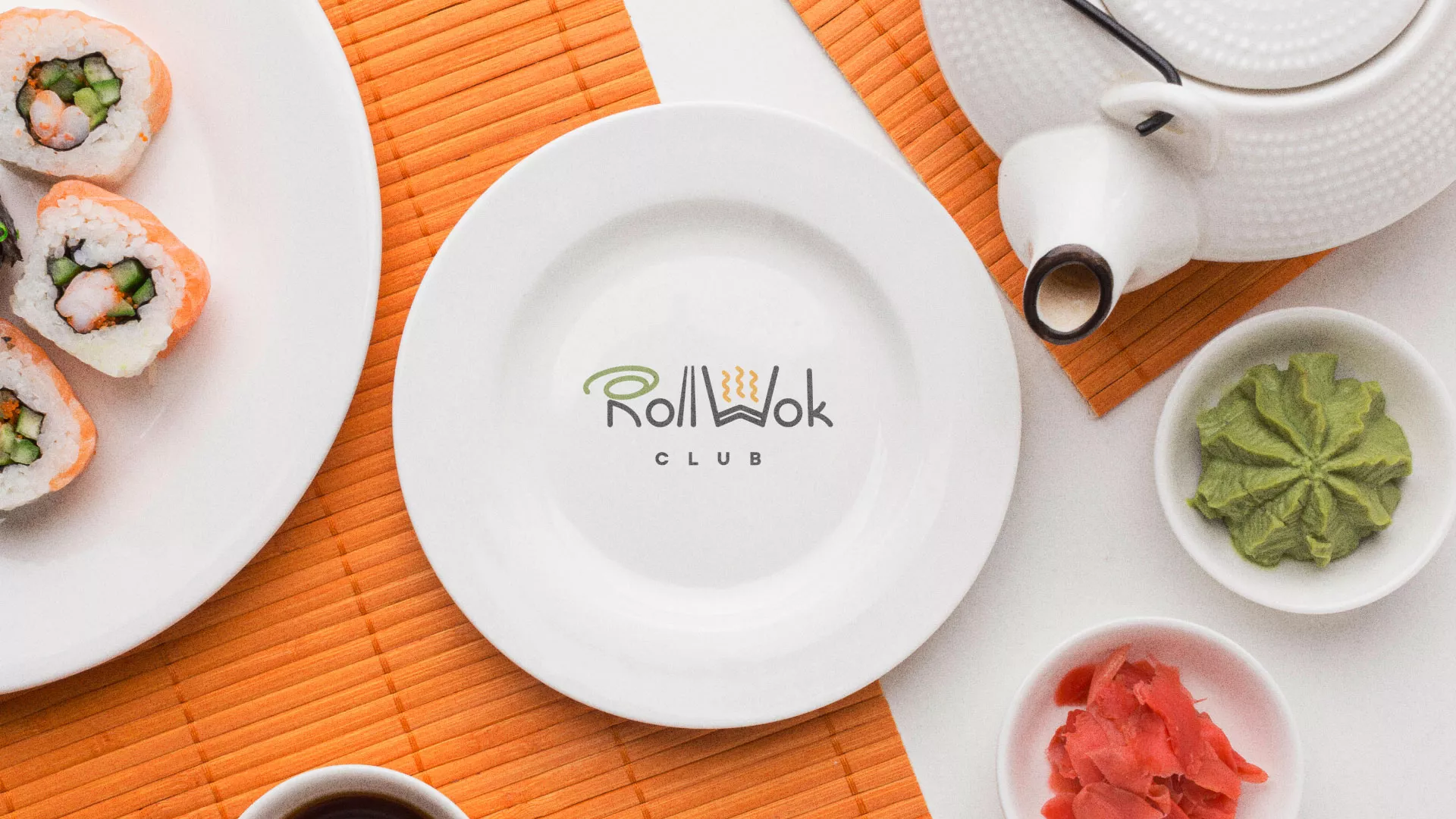 Разработка логотипа и фирменного стиля суши-бара «Roll Wok Club» в Советске
